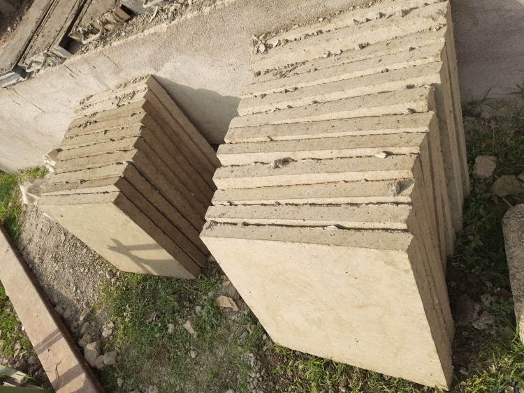 Concrete paving slab 2ft²